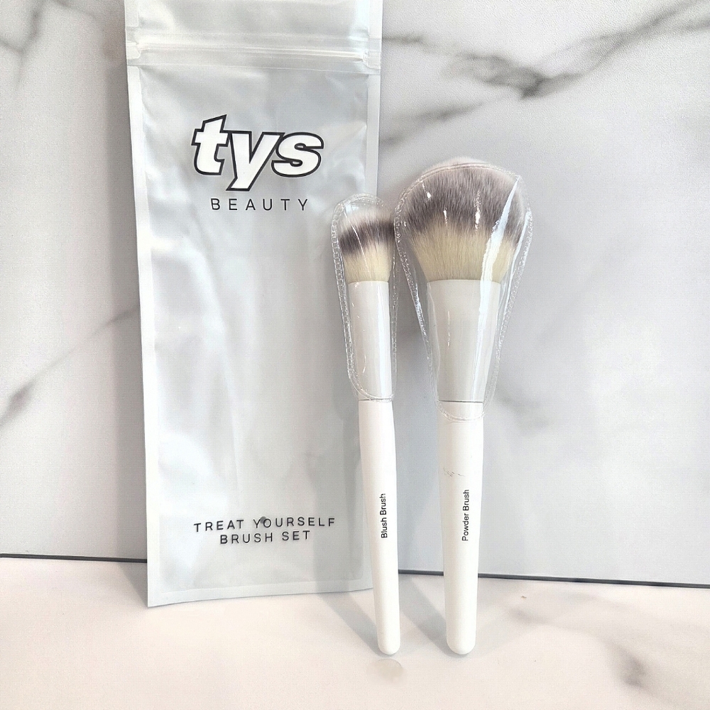 TYS BEAUTY Treat Yourself Brush Set Powder Brush & Blush Brush - NEW Retail $48